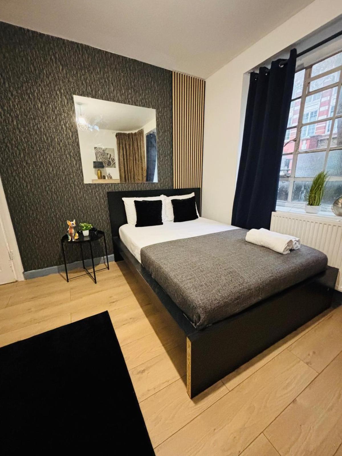 Apartment Flats, Location For Tourists, Next Tower Bridge London
