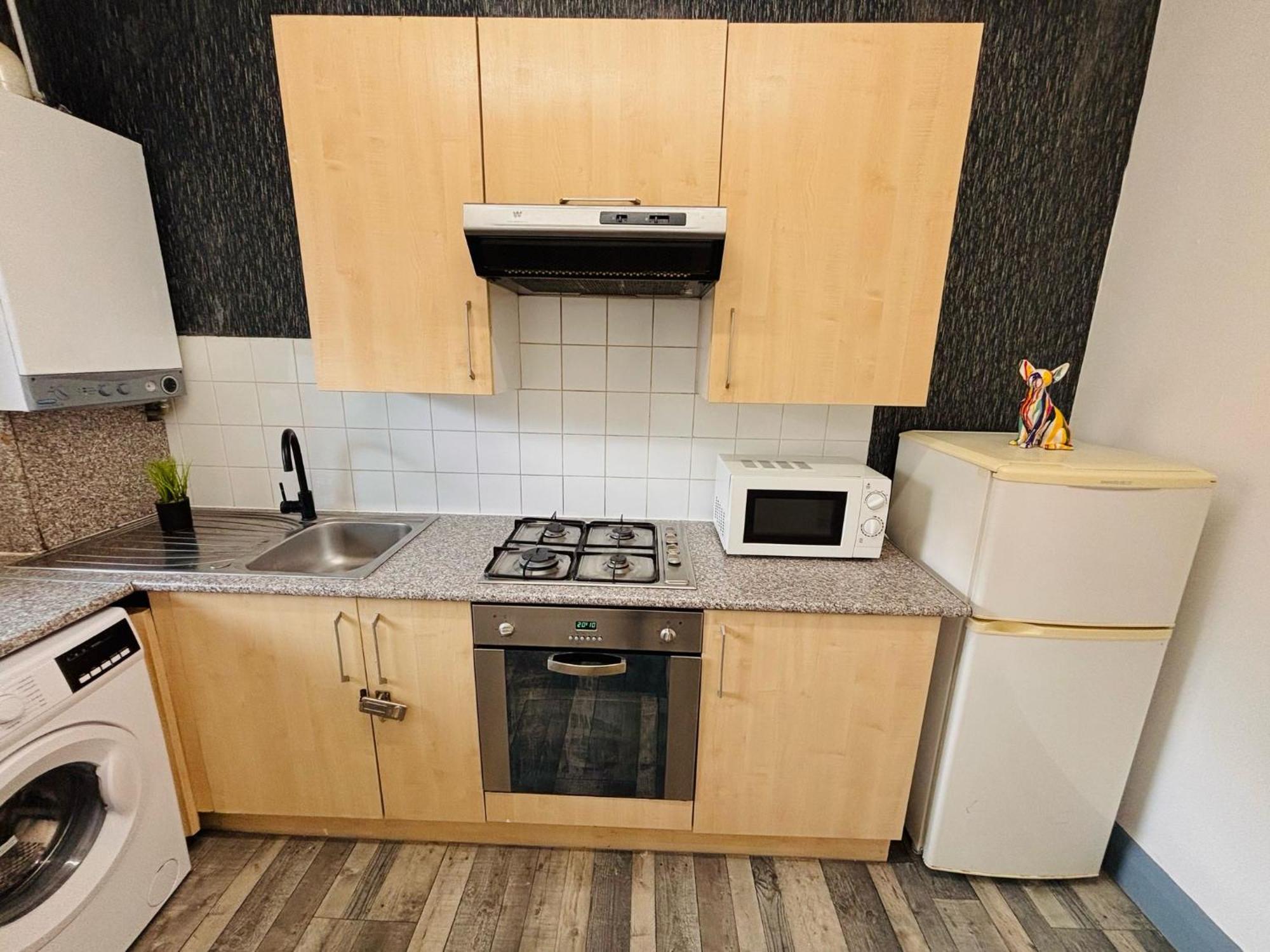 Apartment Flats, Location For Tourists, Next Tower Bridge London