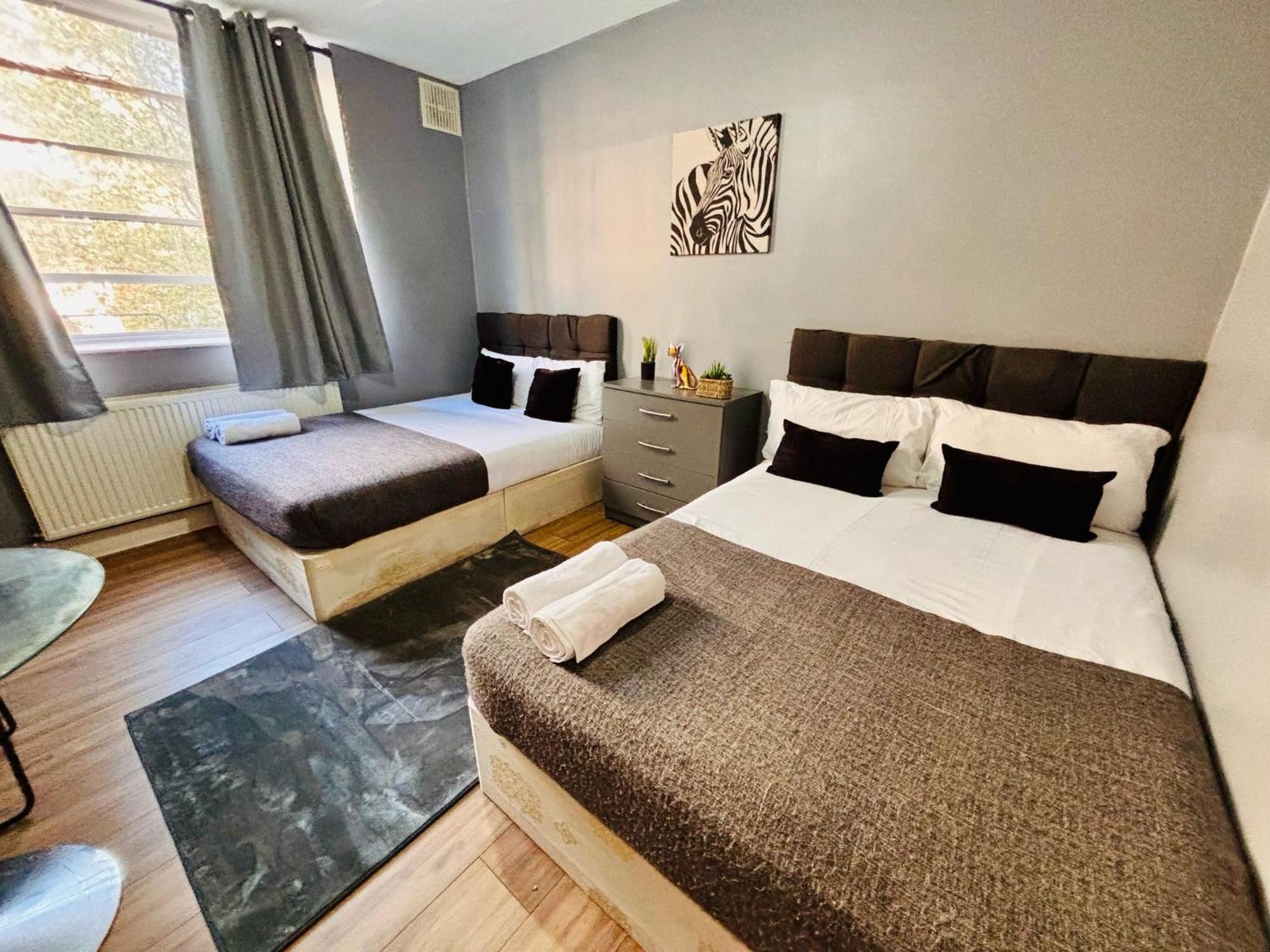 Flats, Location For Tourists, Next Tower Bridge London
